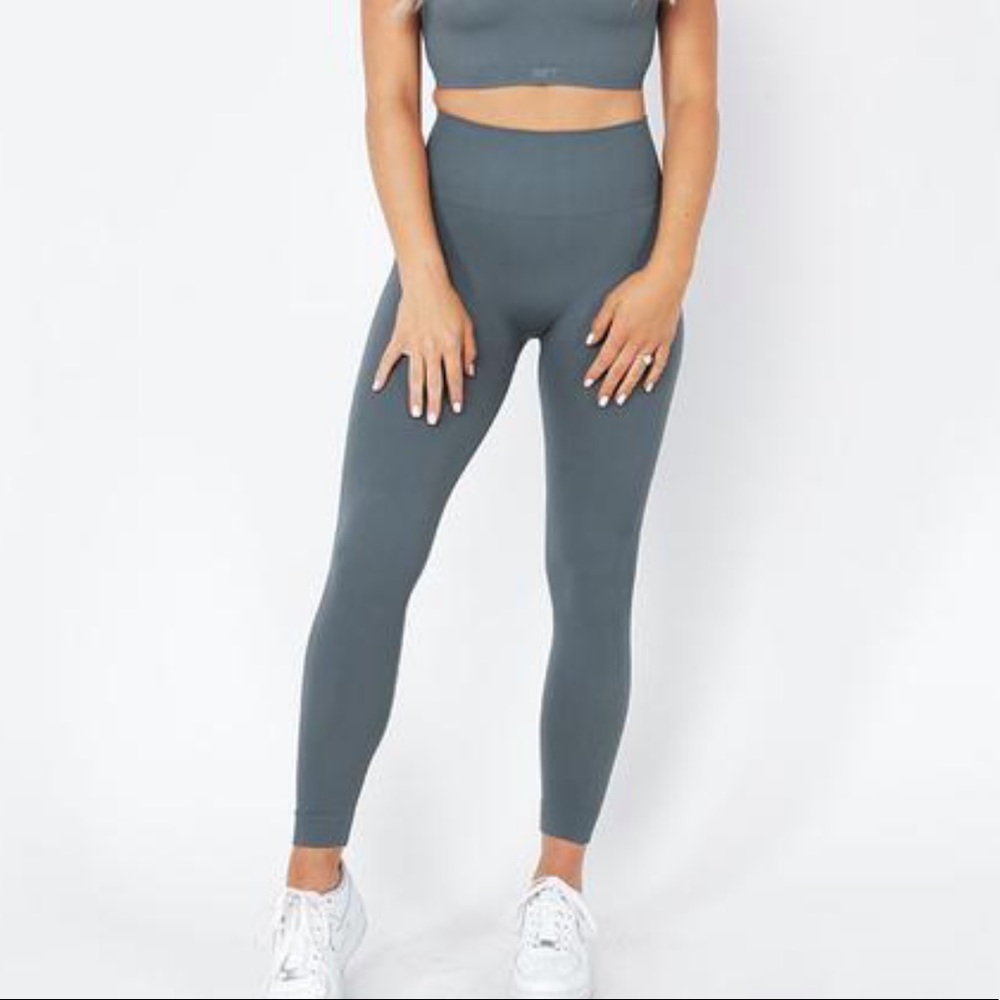 Women's High-Waisted Gray Leggings